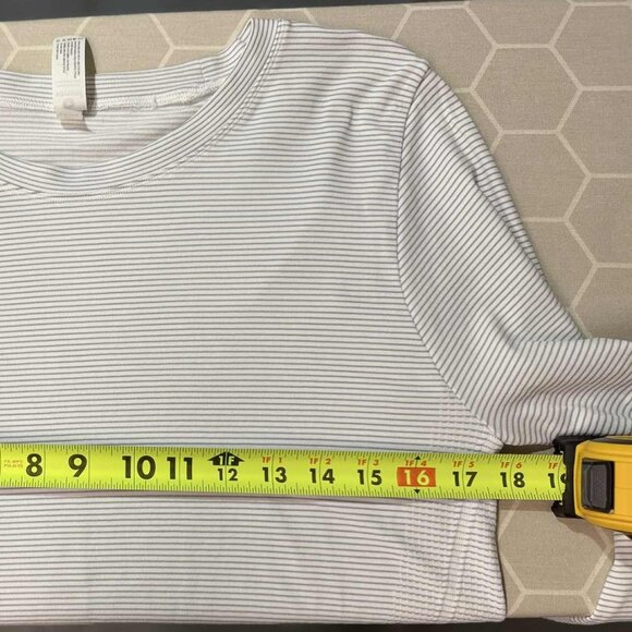 90 Degree Activewear Long Sleeve Striped Top, SIZE LARGE, Non-Slip - Picture 8 of 10